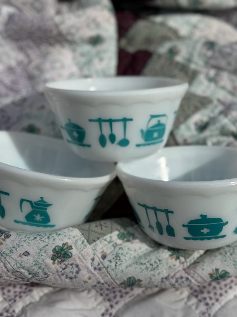Hazel Atlas "Kitchen Aids" mixing bowls
(Set of 3)